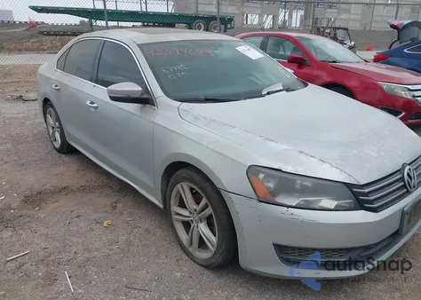 2014 Volkswagen Passat 2.5L Se из США, поврежденный, VIN 1VWBH7A36EC012935